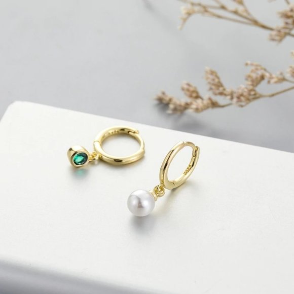 *NEW Gold Emerald Pearl Drop Huggie Hoop Earrings - Picture 6 of 7